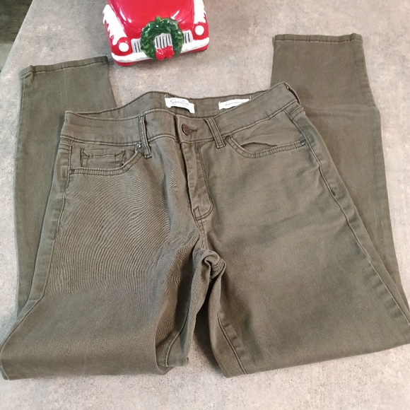 Jessica Simpson Denim - Jessica Simpson Olive Green Relaxed Skinny Crop Jean (2/26)